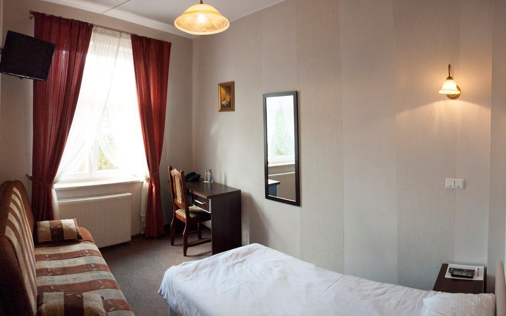 Hotel Nad Rzeczka Torun Bilik gambar